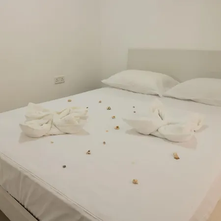 Seaview Modern Apartment