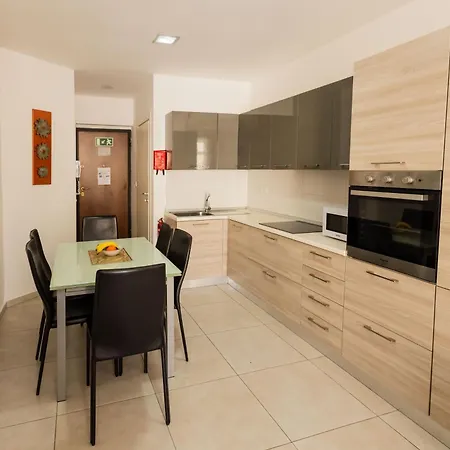 Seaview Modern דירה *
